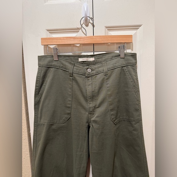 Levi’s Utility Women’s Pants in Olive Night Green , size 30 - Picture 6 of 13